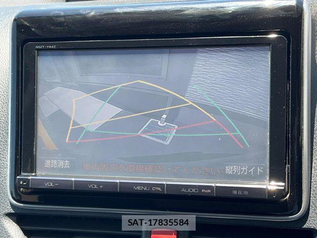 Toyota NOAH HYBRID 2016-01 8209202-2
