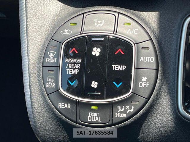 Toyota NOAH HYBRID 2016-01 8209202-6