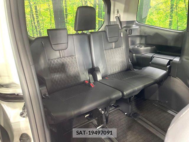 Toyota NOAH HYBRID 2022-10 8209190-9