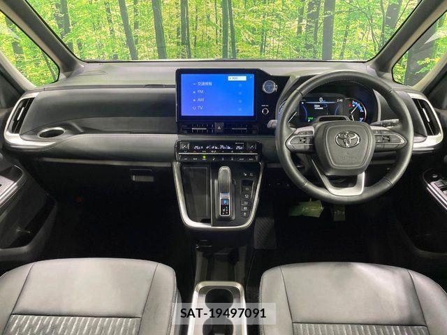 Toyota NOAH HYBRID 2022-10 8209190-1