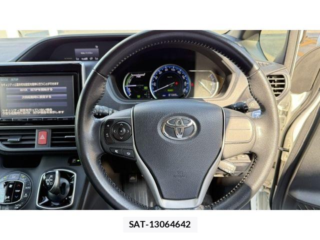 Toyota NOAH HYBRID 2014-10 8209200-11