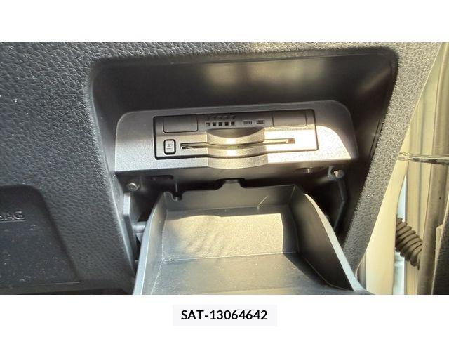 Toyota NOAH HYBRID 2014-10 8209200-20