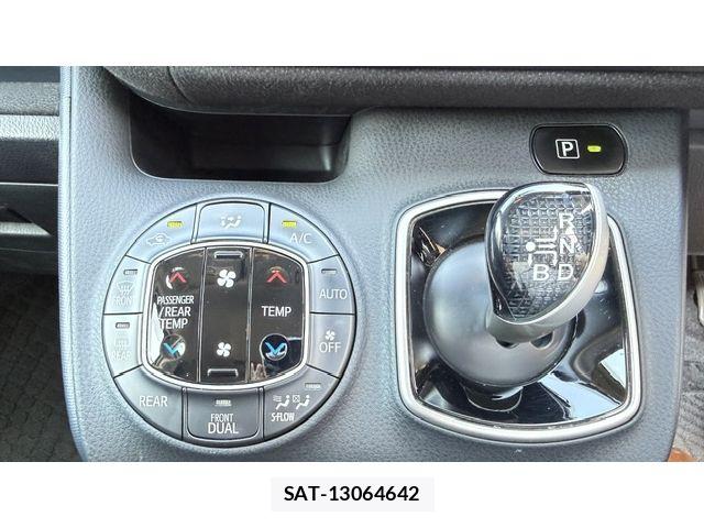 Toyota NOAH HYBRID 2014-10 8209200-21