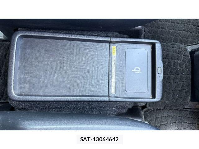 Toyota NOAH HYBRID 2014-10 8209200-23