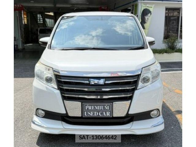 Toyota NOAH HYBRID 2014-10 8209200-3
