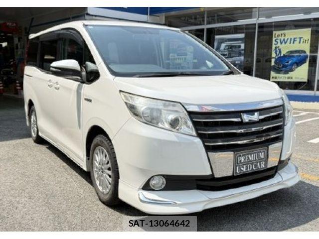 Toyota NOAH HYBRID 2014-10 8209200-8