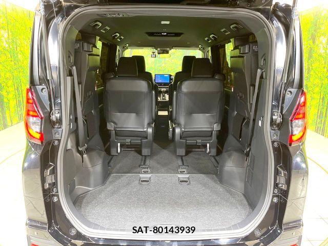 Toyota NOAH HYBRID 2023-04 8209196-10