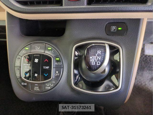 Toyota NOAH HYBRID 2014-07 8209206-11