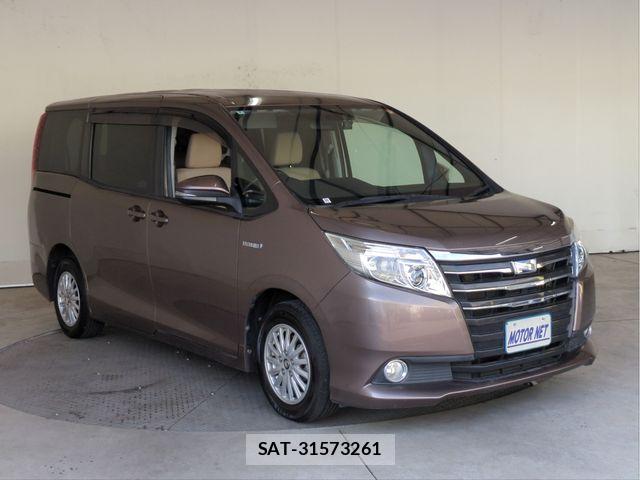 Toyota NOAH HYBRID 2014-07 8209206-16
