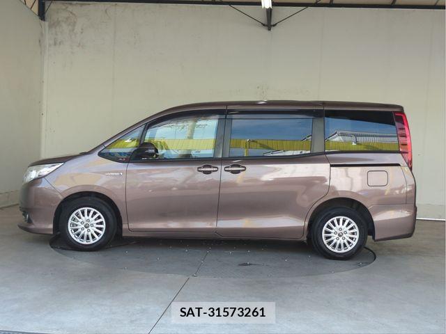 Toyota NOAH HYBRID 2014-07 8209206-20