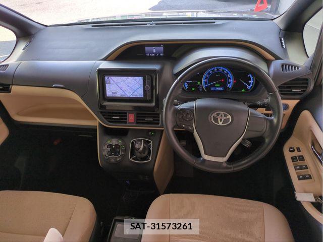 Toyota NOAH HYBRID 2014-07 8209206-7