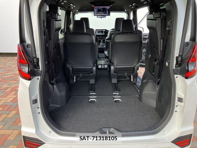 Toyota NOAH HYBRID 2026-06 8209178-13