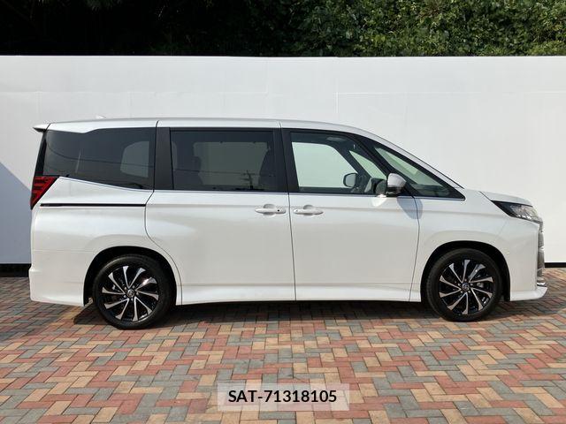 Toyota NOAH HYBRID 2026-06 8209178-5