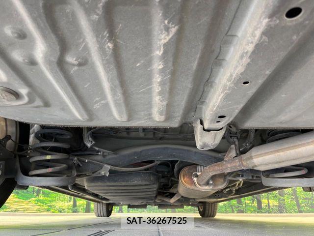 Toyota NOAH HYBRID 2015-06 8209201-18