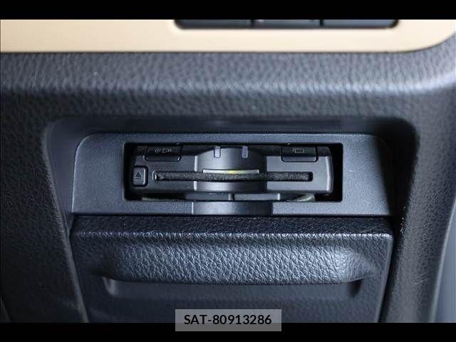 Toyota NOAH HYBRID 2014-04 8209207-9