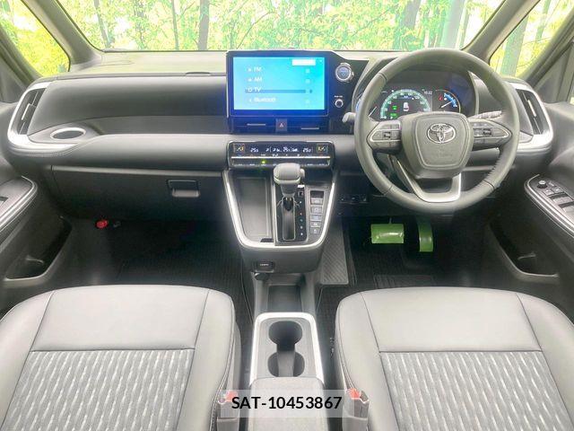 Toyota NOAH HYBRID 2022-10 8231094-1