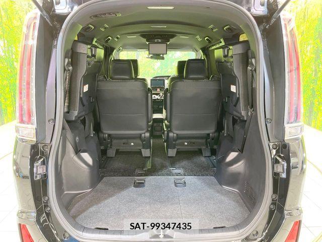 Toyota NOAH HYBRID 2019-08 8231105-10