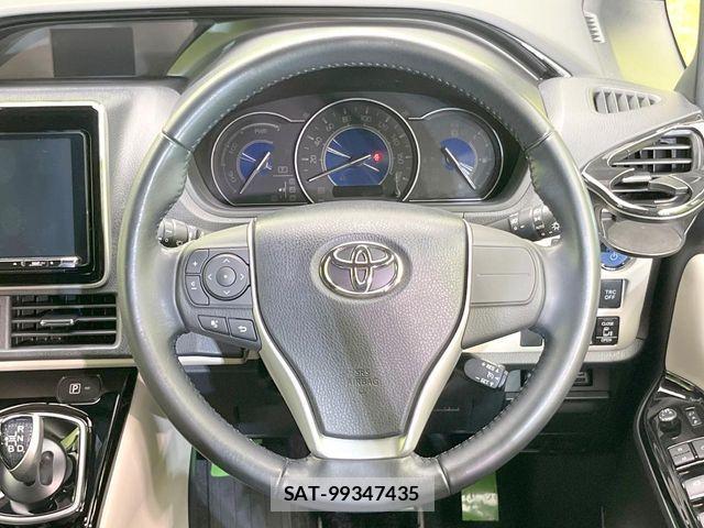 Toyota NOAH HYBRID 2019-08 8231105-11