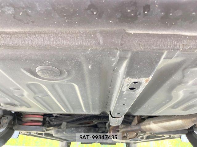 Toyota NOAH HYBRID 2019-08 8231105-19