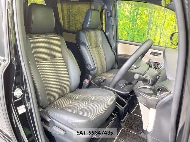 Toyota NOAH HYBRID 2019-08 8231105-7