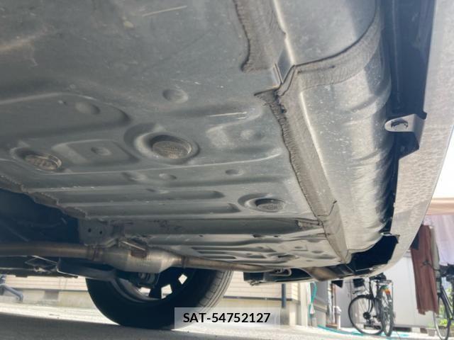 Toyota NOAH HYBRID 2022-09 8231103-12