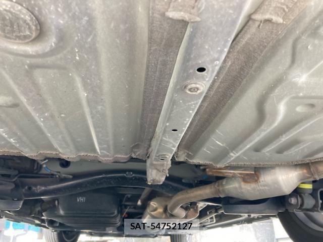 Toyota NOAH HYBRID 2022-09 8231103-13