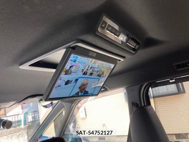Toyota NOAH HYBRID 2022-09 8231103-18