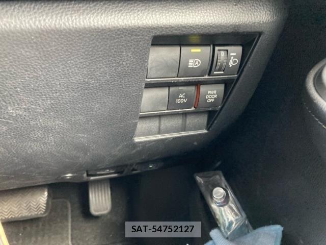 Toyota NOAH HYBRID 2022-09 8231103-23