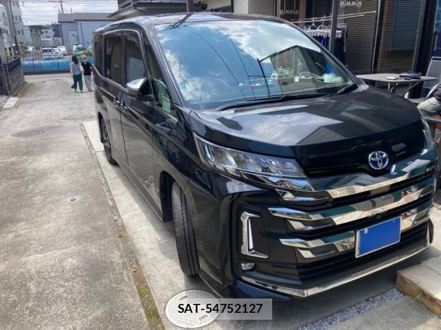 Toyota NOAH HYBRID 2022-09 8231103-2