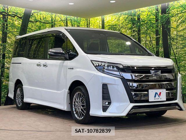Toyota NOAH HYBRID 2017-07 8246192-16