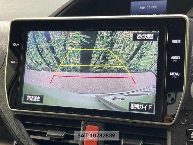 Toyota NOAH HYBRID 2017-07 8246192-3