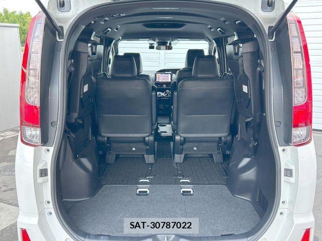 Toyota NOAH HYBRID 2017-02 8246193-14