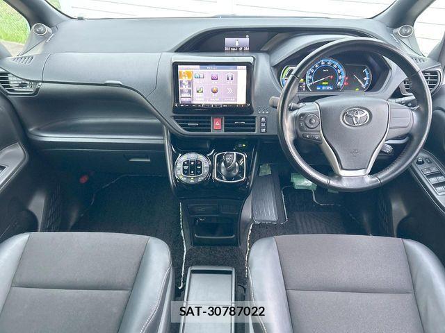 Toyota NOAH HYBRID 2017-02 8246193-1
