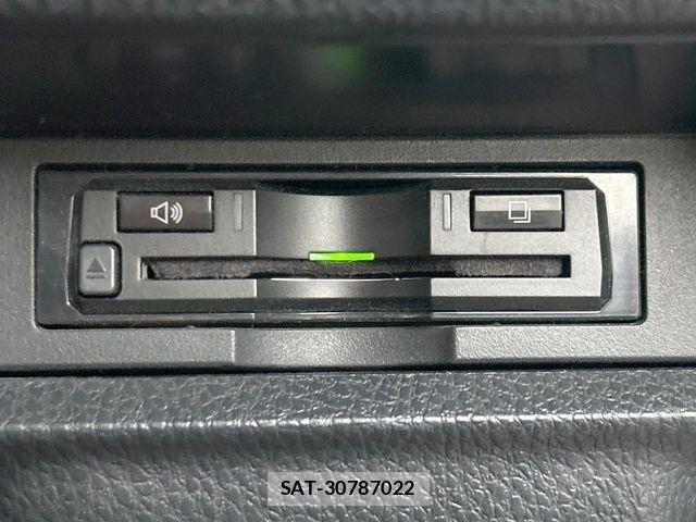 Toyota NOAH HYBRID 2017-02 8246193-7