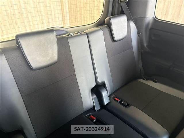 Toyota NOAH HYBRID 2016-08 8246194-10