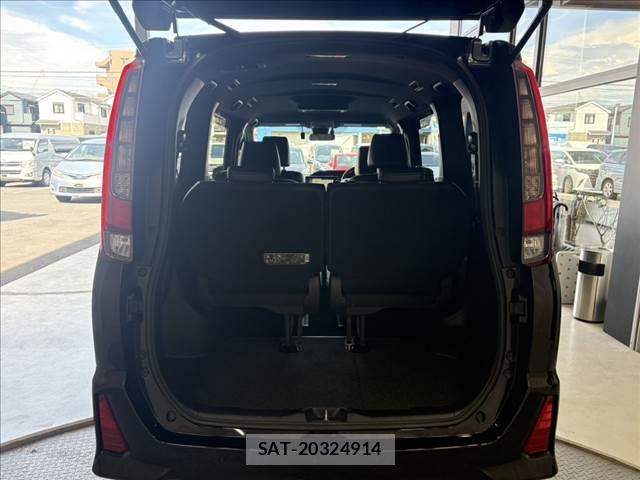 Toyota NOAH HYBRID 2016-08 8246194-11