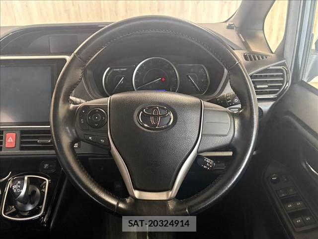 Toyota NOAH HYBRID 2016-08 8246194-12