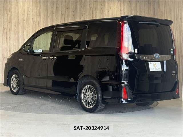 Toyota NOAH HYBRID 2016-08 8246194-20