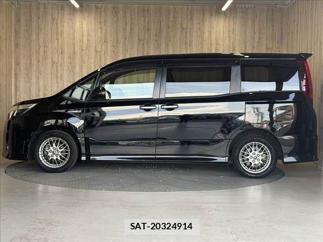 Toyota NOAH HYBRID 2016-08 8246194-21