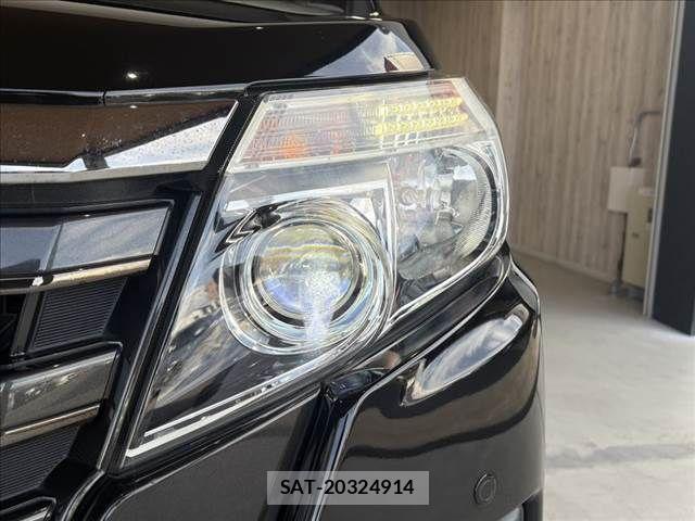 Toyota NOAH HYBRID 2016-08 8246194-29