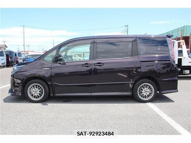 Toyota NOAH HYBRID 2018-02 8246191-12