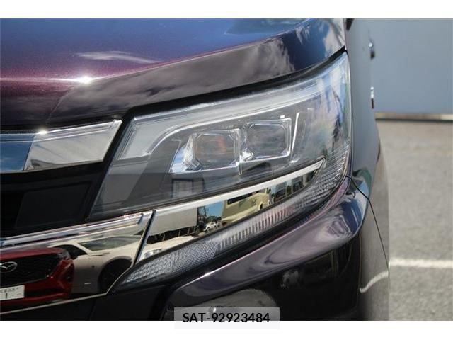 Toyota NOAH HYBRID 2018-02 8246191-26