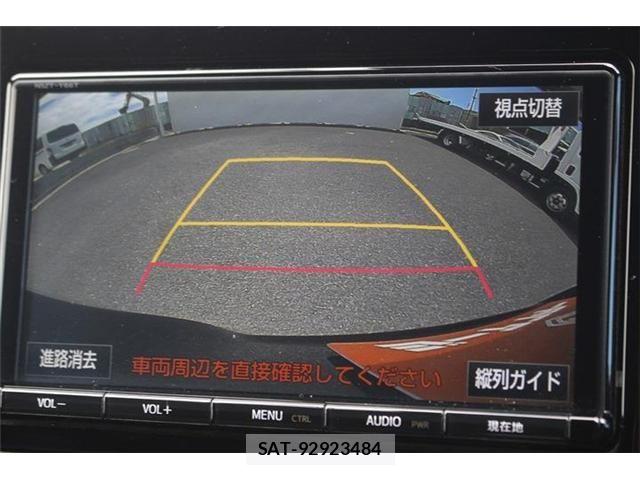 Toyota NOAH HYBRID 2018-02 8246191-2