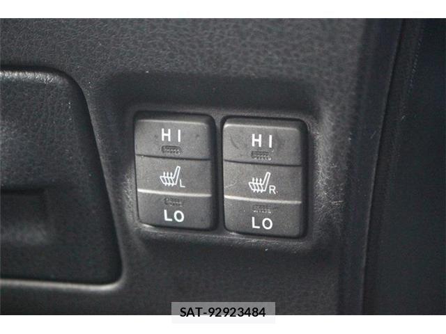 Toyota NOAH HYBRID 2018-02 8246191-3