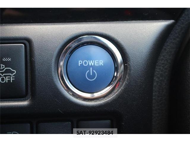 Toyota NOAH HYBRID 2018-02 8246191-8