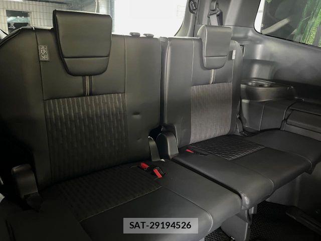 Toyota NOAH HYBRID 2022-04 8246189-9