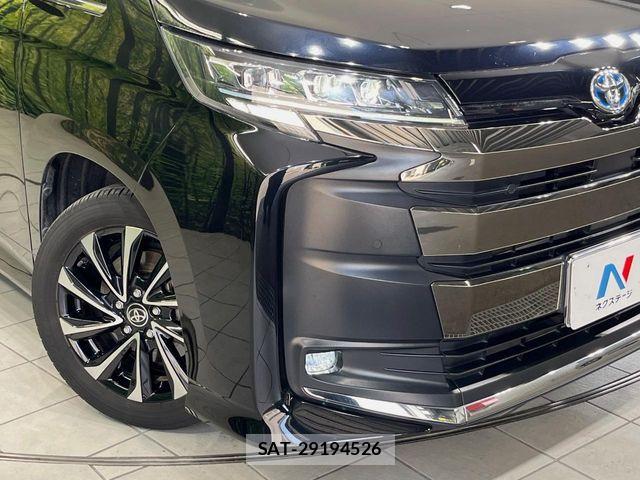 Toyota NOAH HYBRID 2022-04 8246189-12