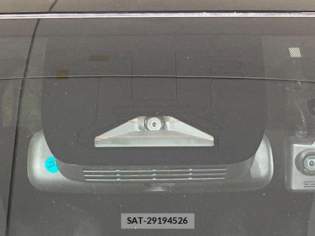 Toyota NOAH HYBRID 2022-04 8246189-4