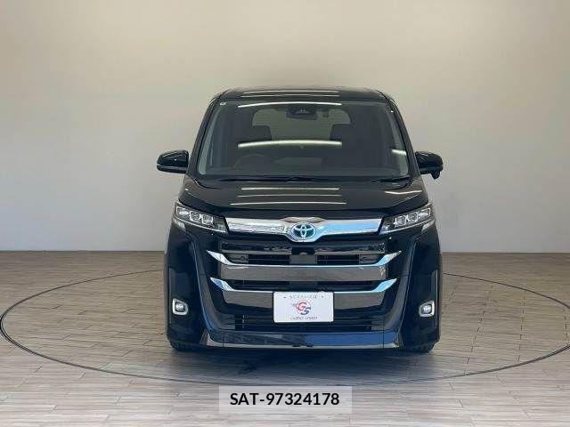 Toyota NOAH HYBRID 2022-04 8246188-12