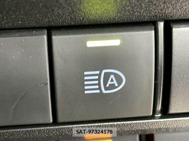 Toyota NOAH HYBRID 2022-04 8246188-7